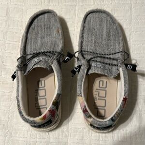 Hey Dude, men’s shoes size 11
